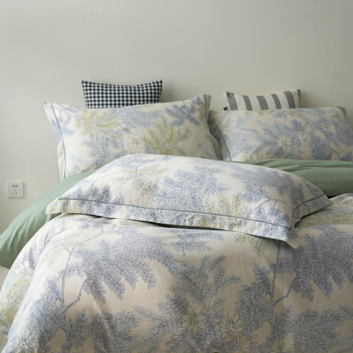 Bedding set made of cotton percale with geometric check pattern, breathable and easy to iron
