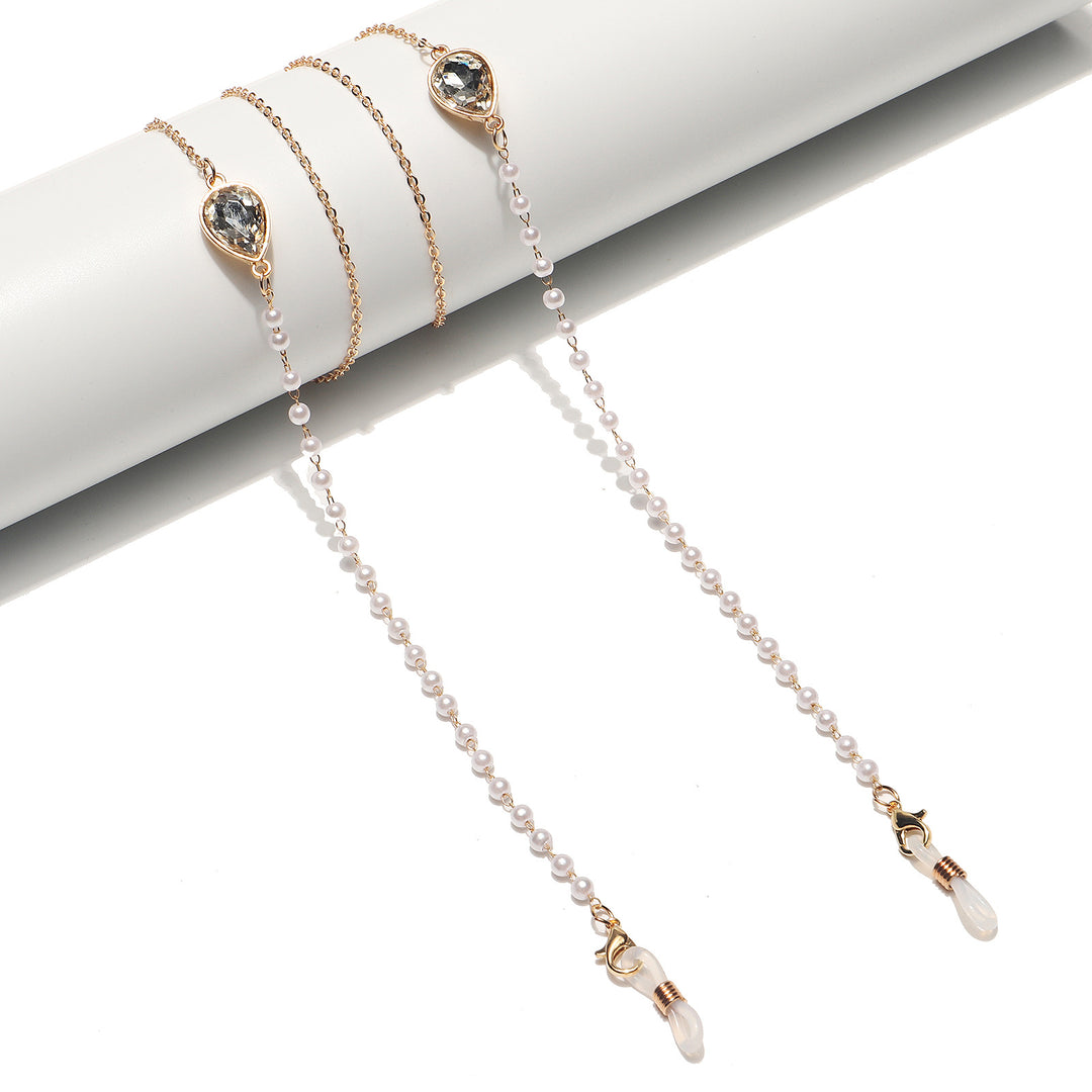 Elegant Pearl and Crystal Eyewear Chain Stornfield