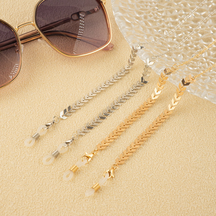 Modern Chain Eyewear Holder Stornfield