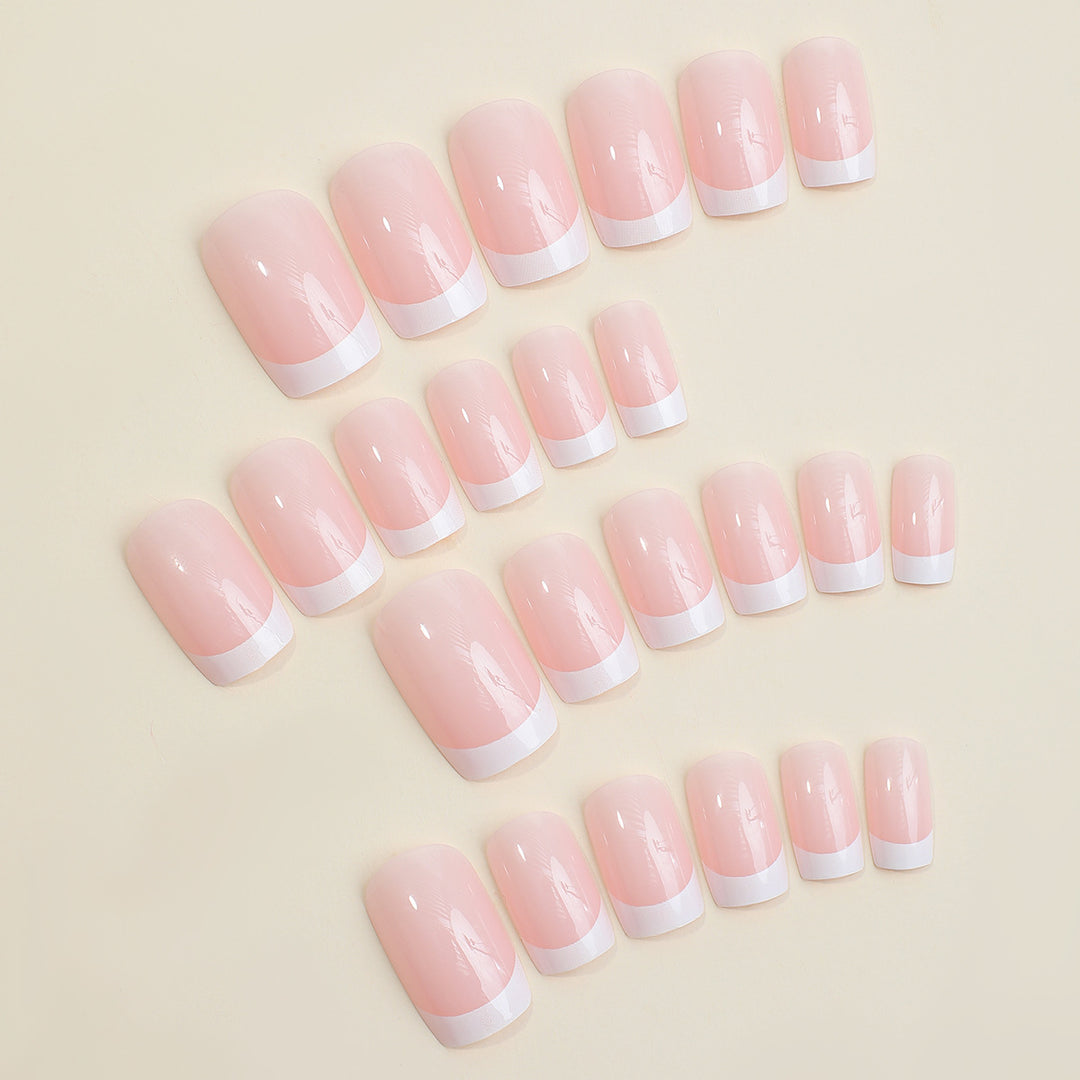 Artificial nail set with elegant French tip decorations Stornfield