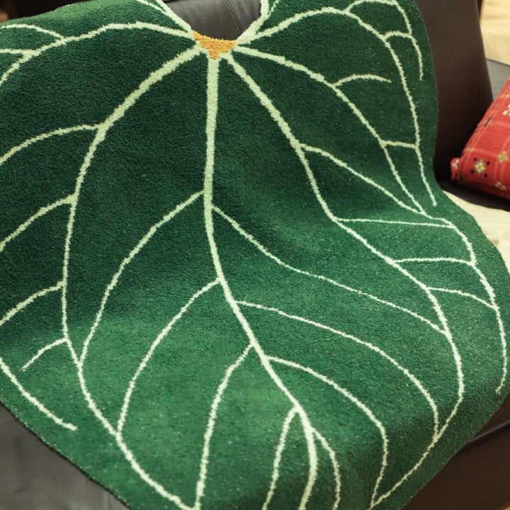 Heart-Shaped Decorative Blanket