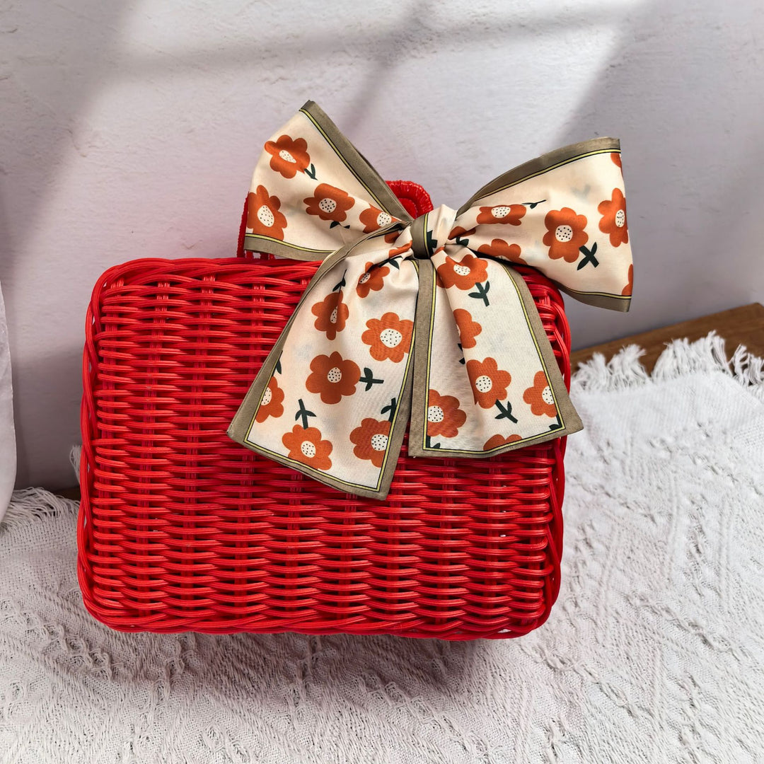 Women elegant handbag made of woven material Stornfield