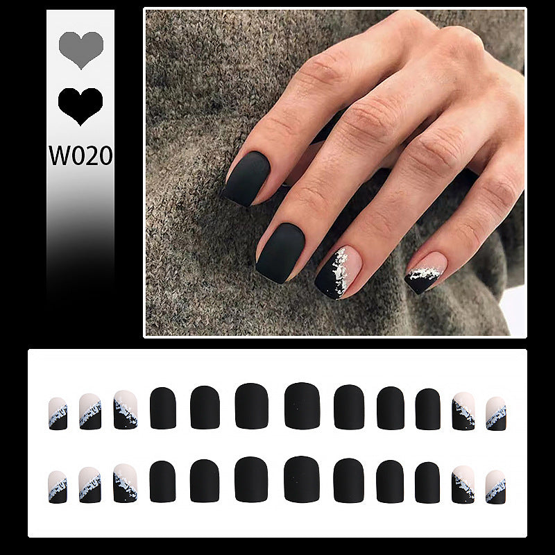 Elegant and fashionable artificial nails Stornfield