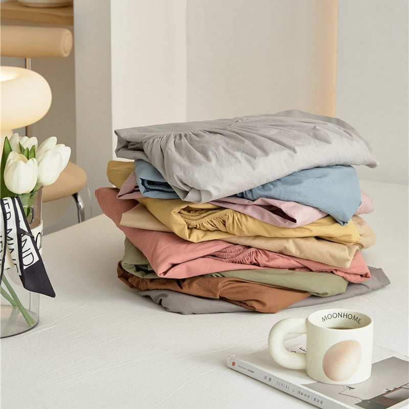Elastic fitted sheet made of cotton jersey with extra deep pocket and all-around elastic