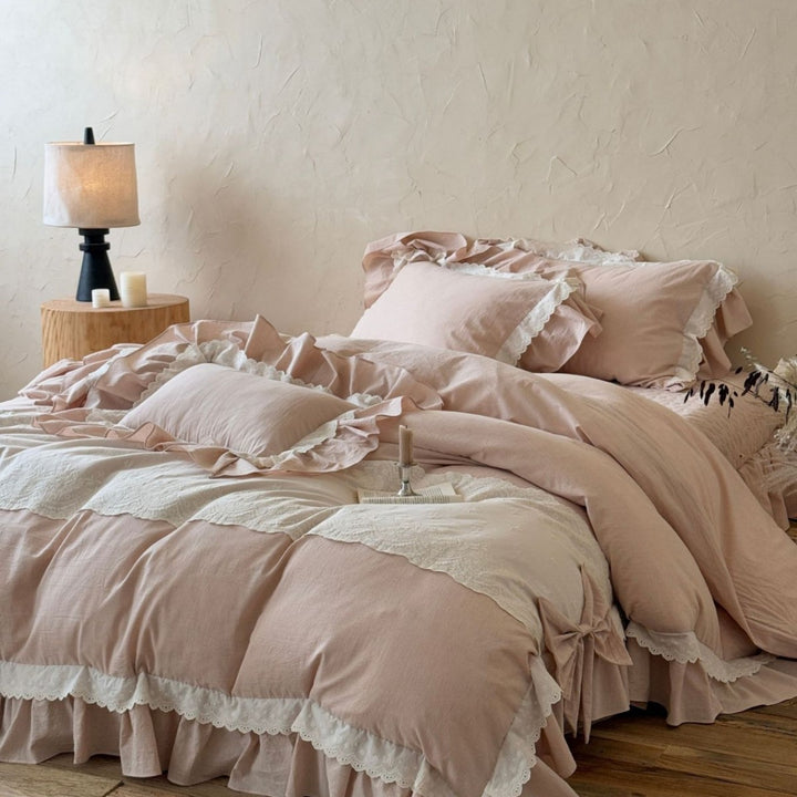 Bedding set in French country house style made of linen-cotton mix with frill and lace application