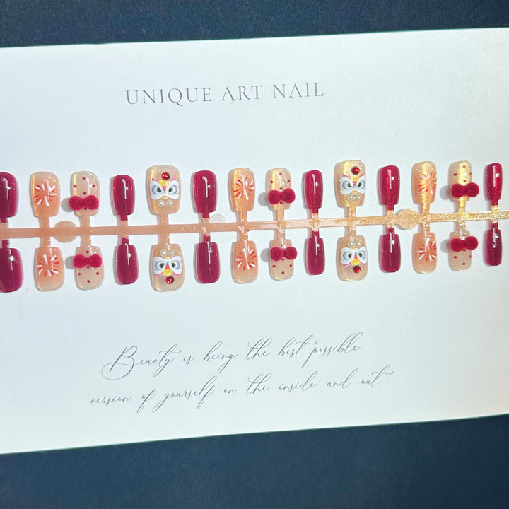 Elaborate Artistic Press-On Nail Kit