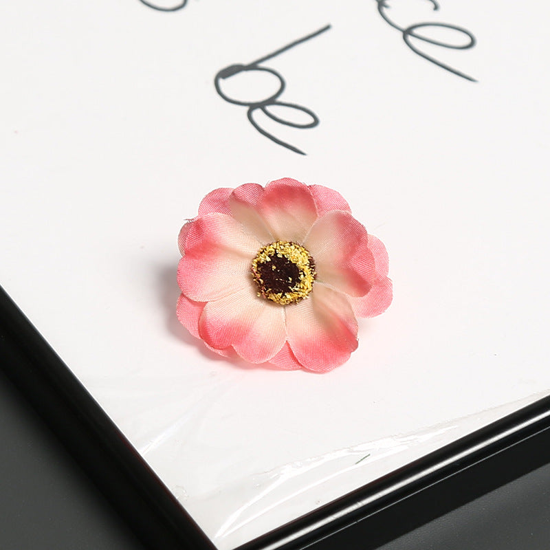 Decorative Floral Brooch for Decorative Wear