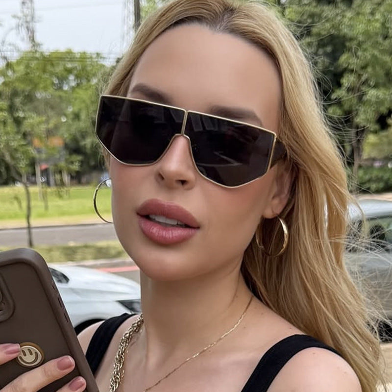 Women's trendy oversized sunglasses with distinctive geometric design Stornfield