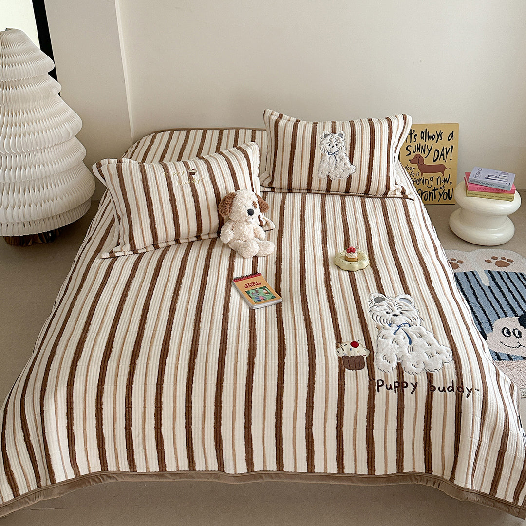 Quilted Cotton Bedspread Set with Dimensional Cat Appliqué & Pillow Shams