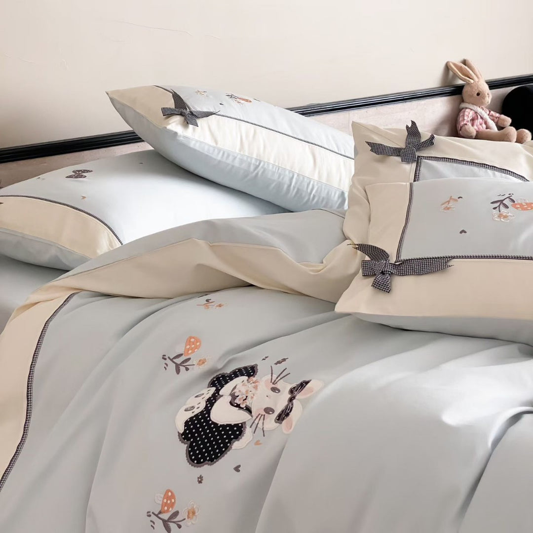 Children's Embroidered Bunny Appliqué Duvet Cover Set with Bow-Tie Corners