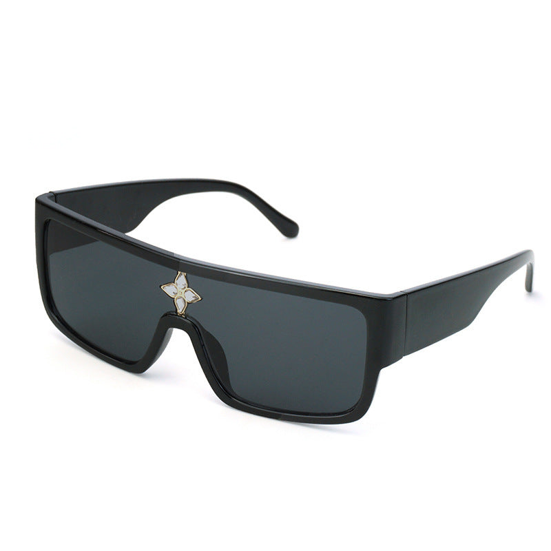 Women's sunglasses in futuristic oversized design with sparkling decor Stornfield