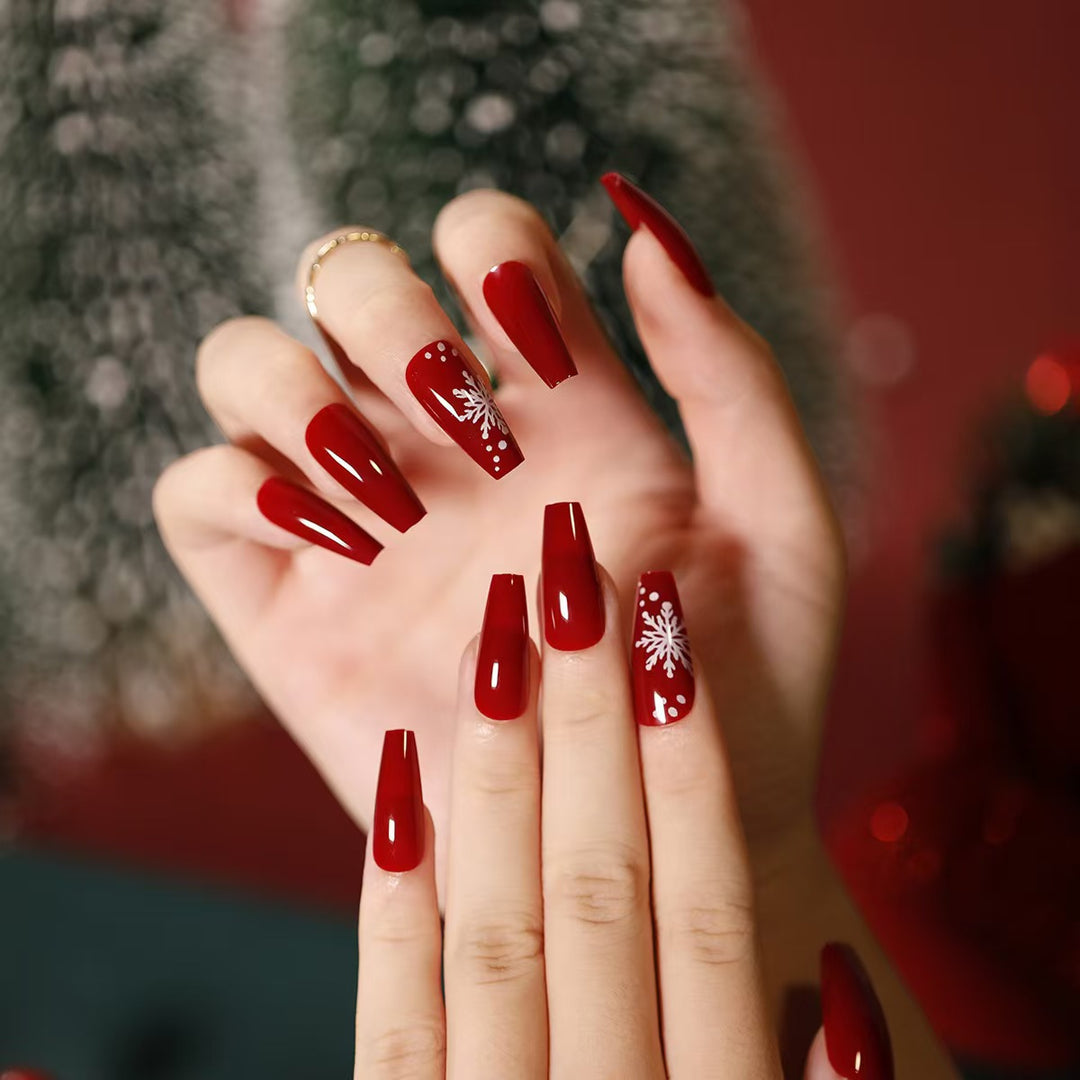 Elegant Christmas-Themed Press-On Nail Art Stornfield