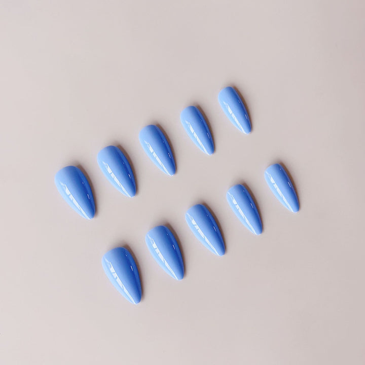 Nail set with elegant, high-gloss tips Stornfield