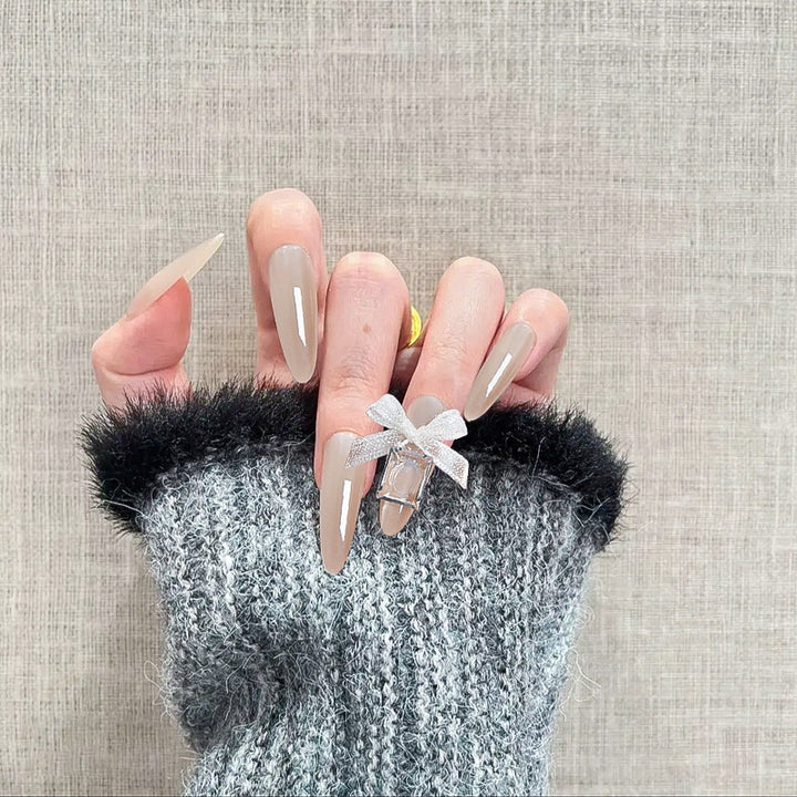 Elegant artificial nail tips with a glossy finish Stornfield