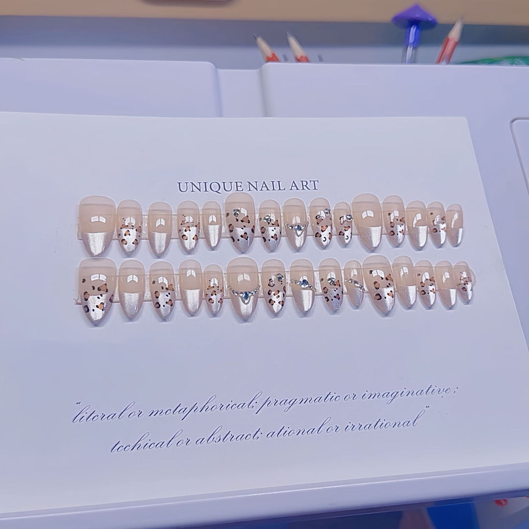 Unique Articulated Press-On Nail Set Stornfield