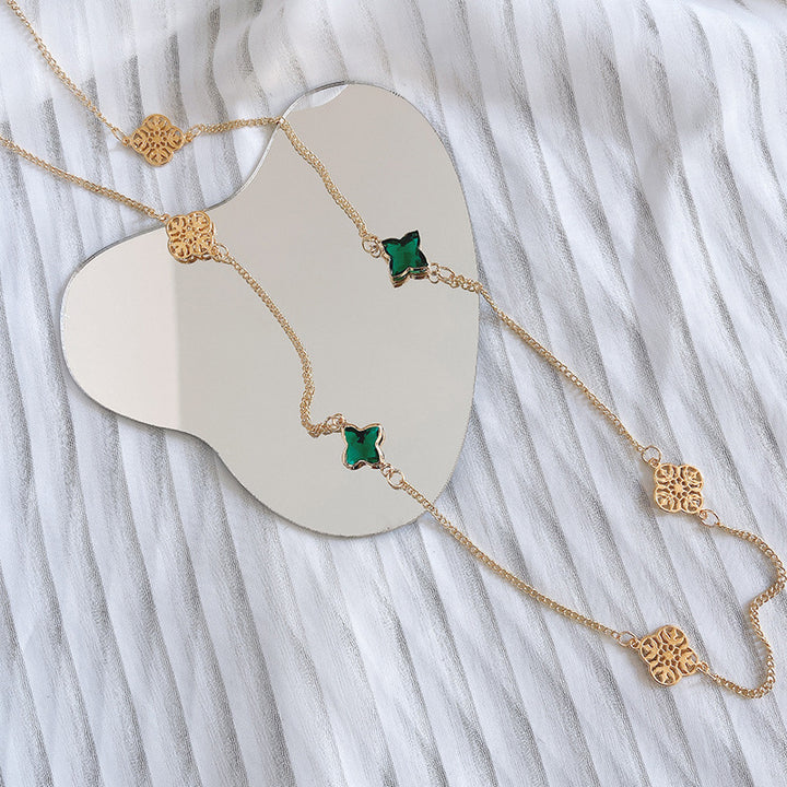 Elegant Necklace with Sparkling Green Stones Stornfield