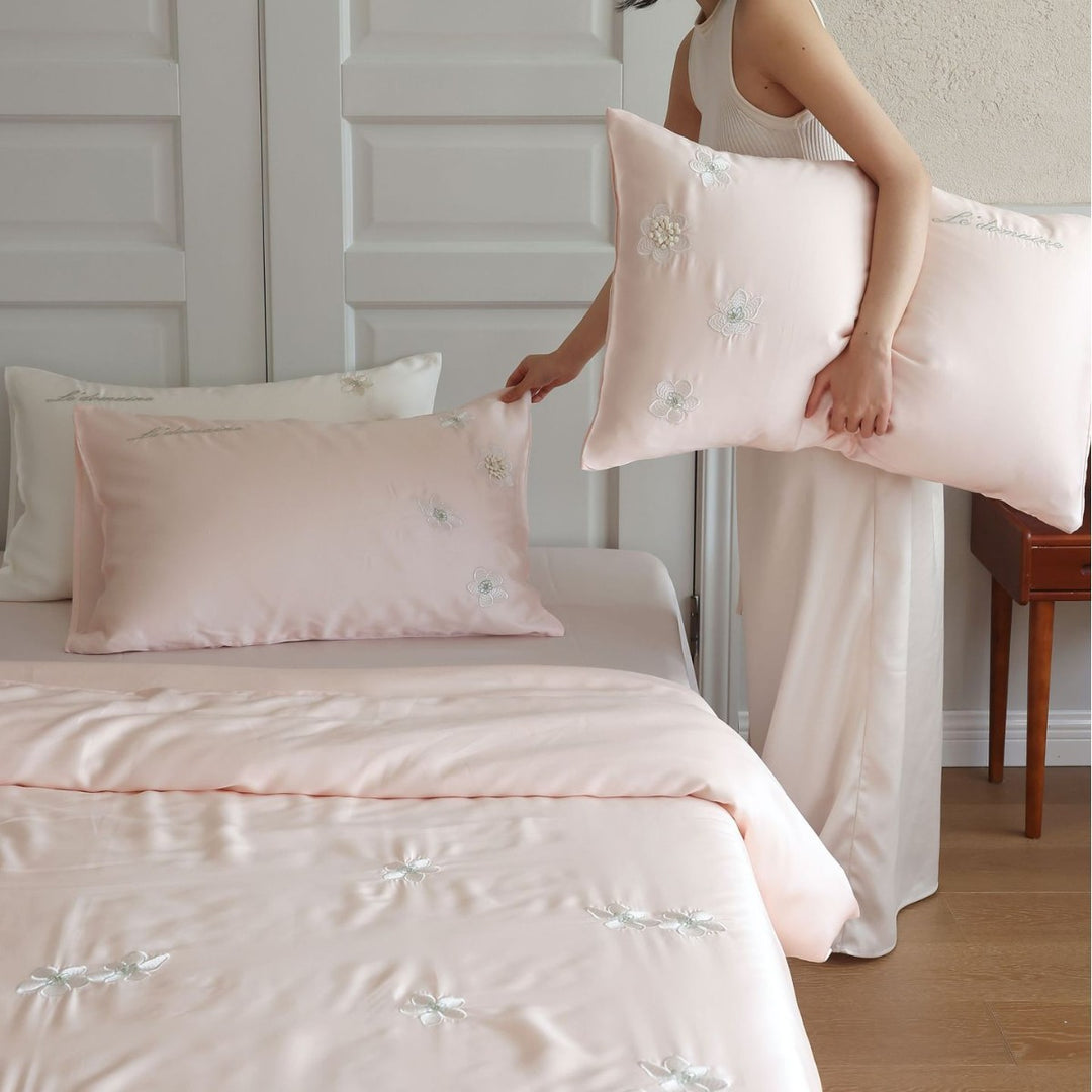Silky Cotton-Sateen Embroidered Floral Duvet Cover Set with Appliqué Shams