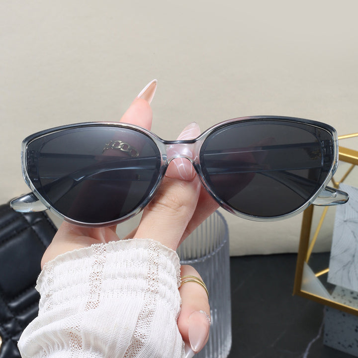 Women Cat-Eye Sunglasses with Modern Design Stornfield
