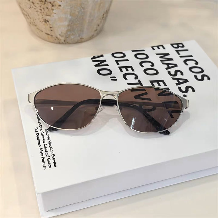 Fashionable Metal Sunglasses in Modern Design Stornfield