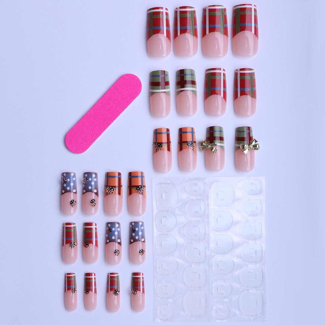 Artificial nails with unique plaid pattern and 3D applications Stornfield