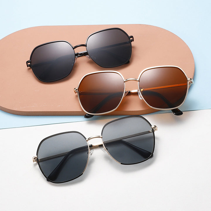 Women Elegant oversized Sunglasses with high-quality metal frame and UV protection Stornfield