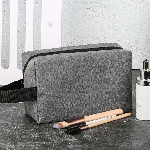 Cosmetic travel case with sturdy zipper Stornfield