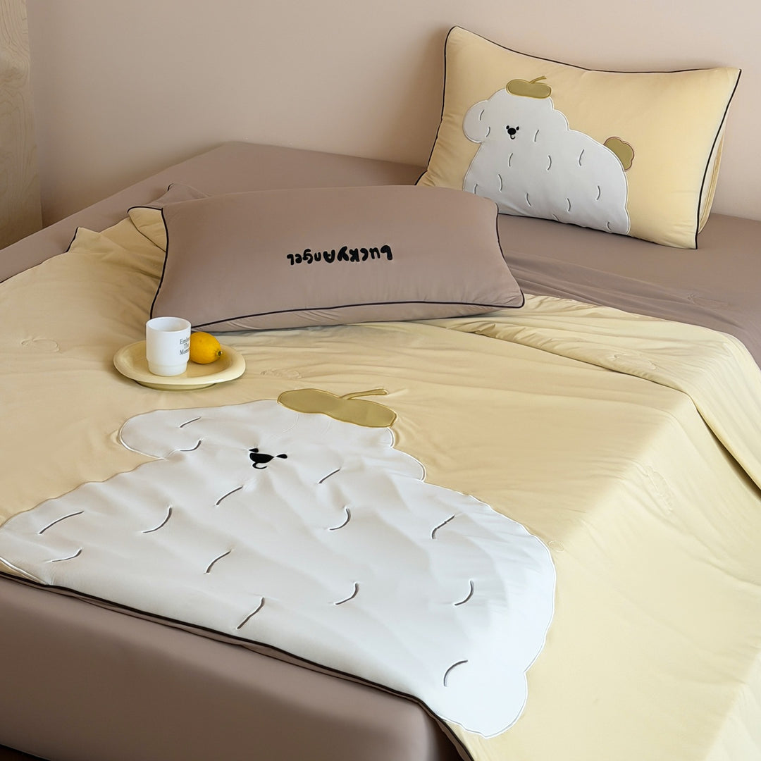 Children's bed linen set with cute animal appliqué, fitted sheet and pillowcase