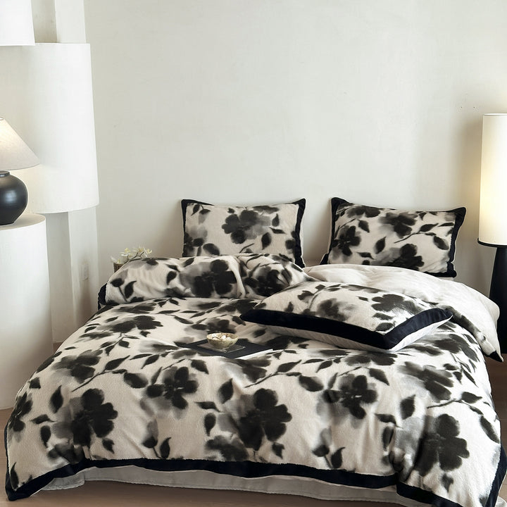 Cozy fleece bedding set with floral microfiber cover