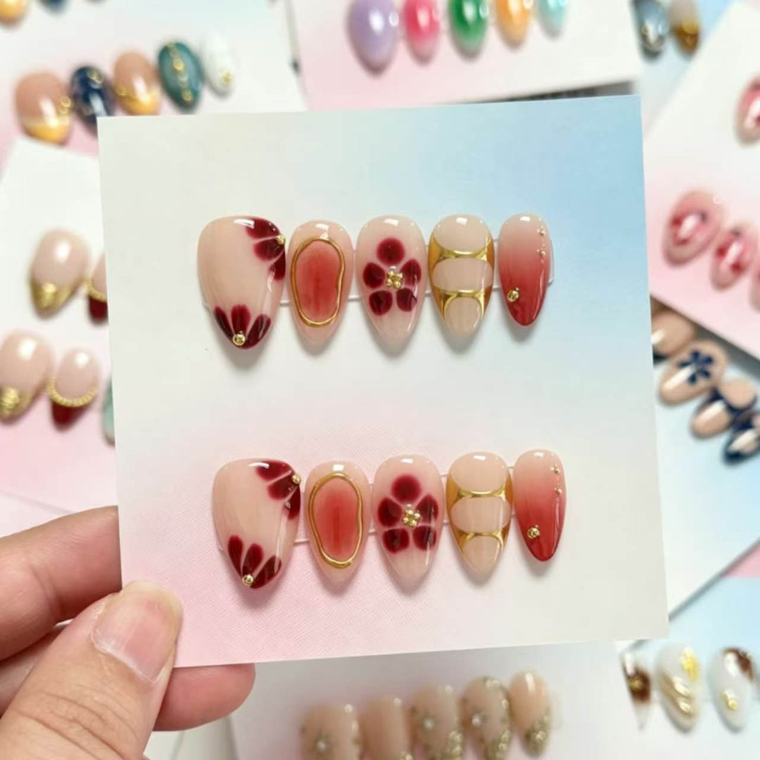 Decorative Handcrafted Press-On Nail Art Set with Beach-Inspired Designs