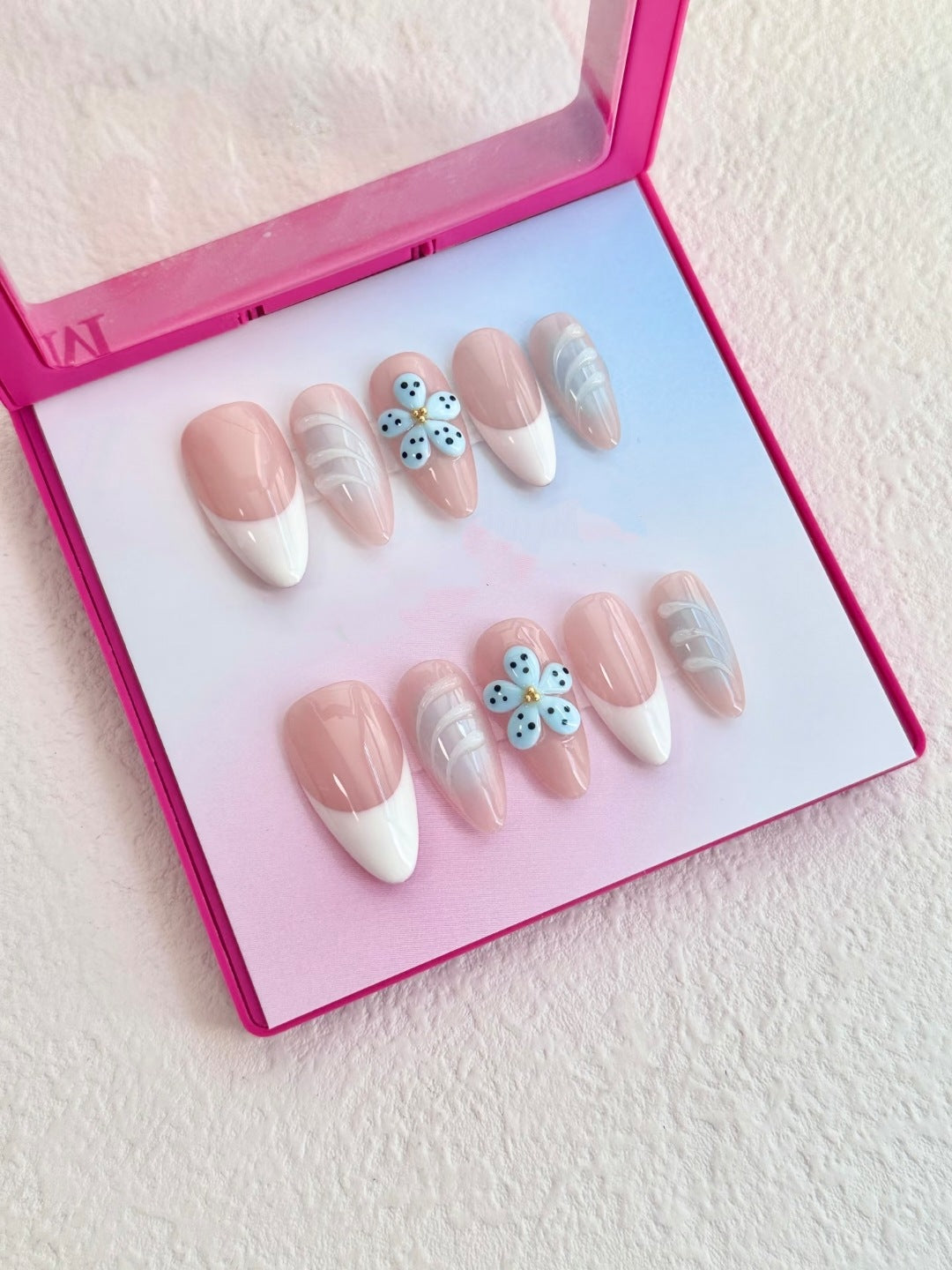Decorative Press-On Nail Art Set with Floral and Nail Design Accents