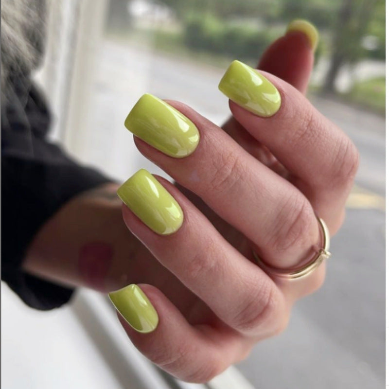 Glossy Press-On Nail Set with Almond Shape Stornfield