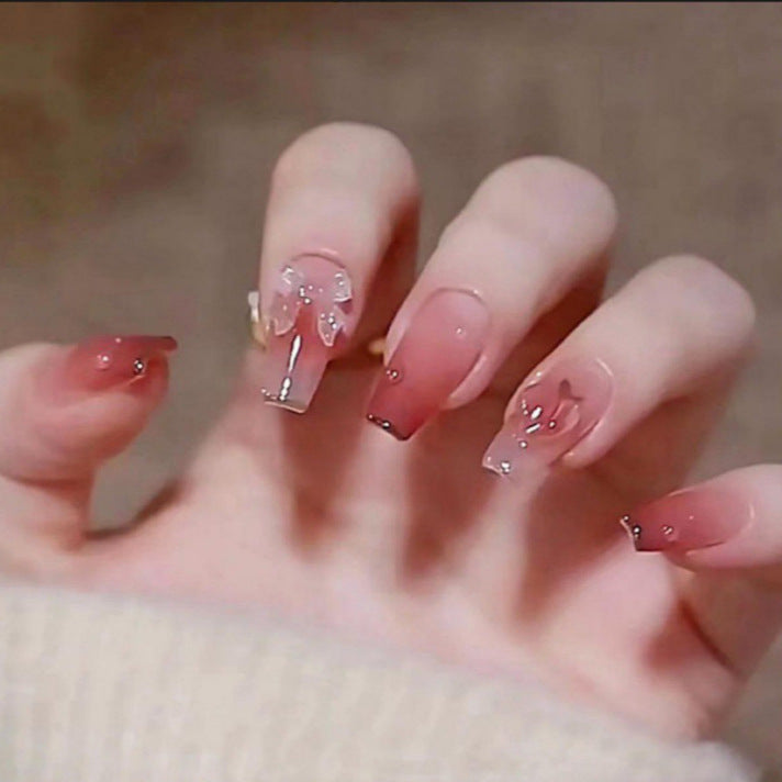 Elegant and Shiny Nail Art Stornfield