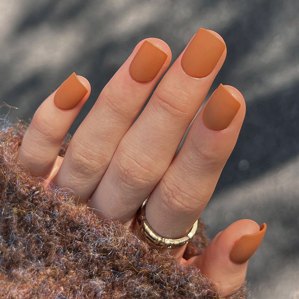 Artificial nail art with matte finish Stornfield