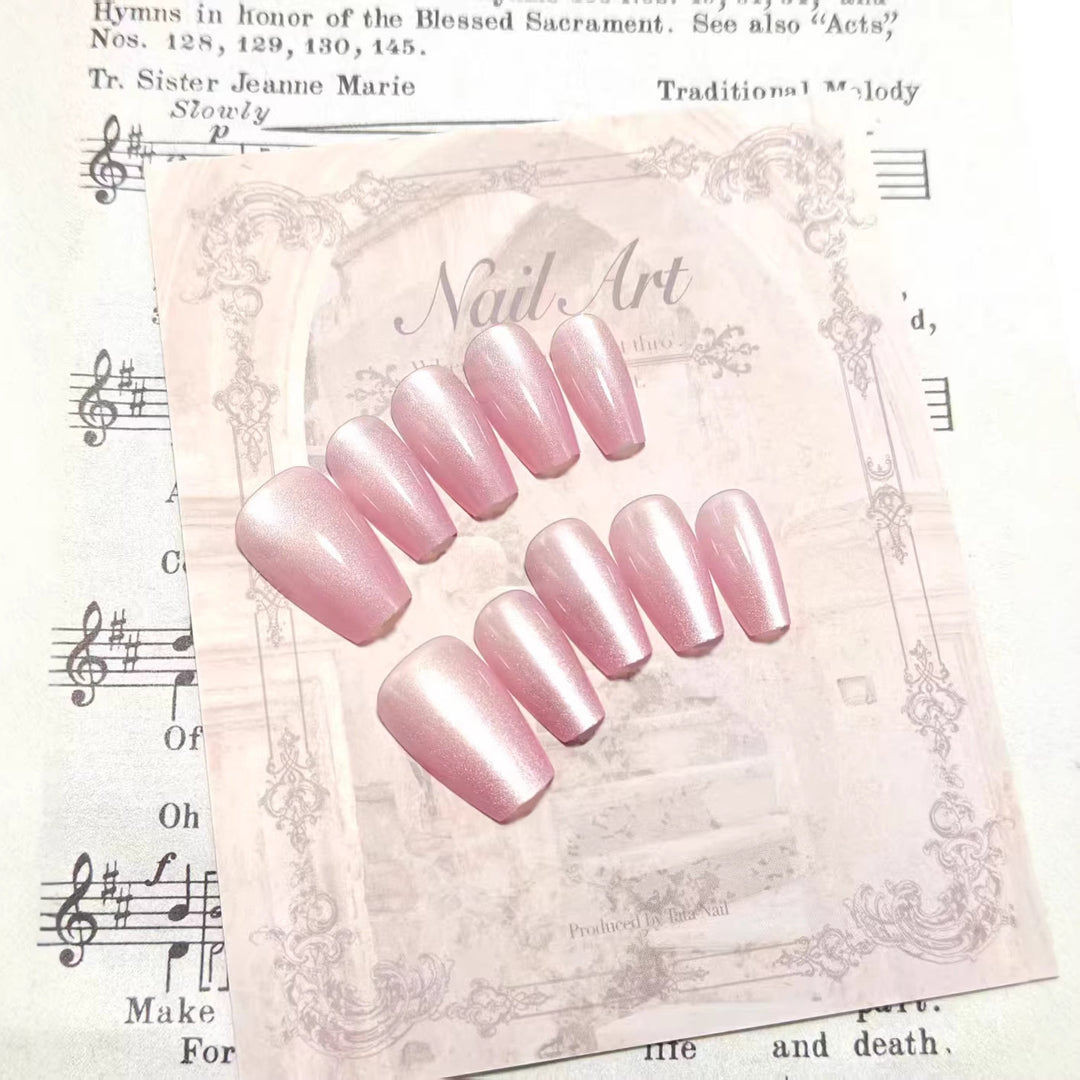 Shiny artificial nails with soft pink effect Stornfield