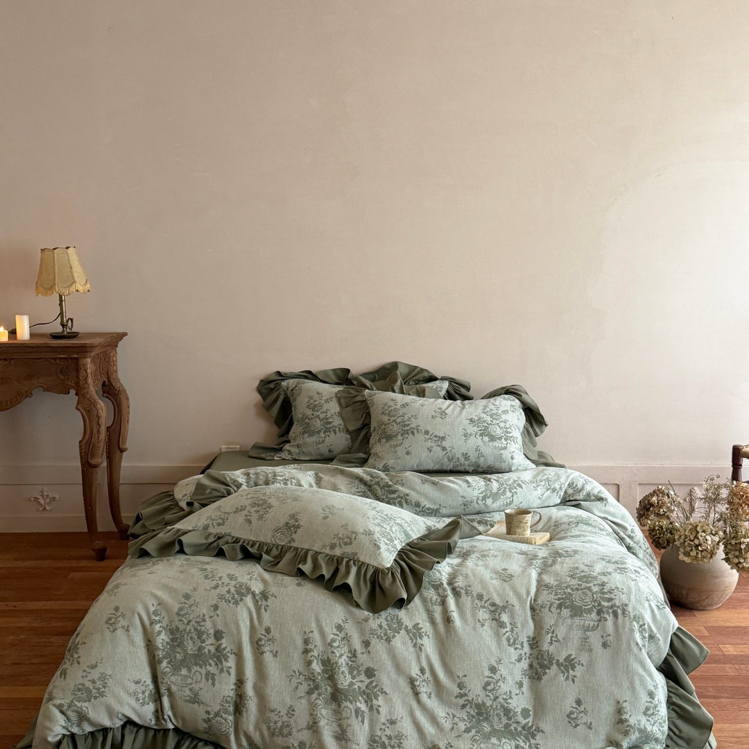 Vintage Floral Jacquard Ruffled Bedding Set with Frilled Edges