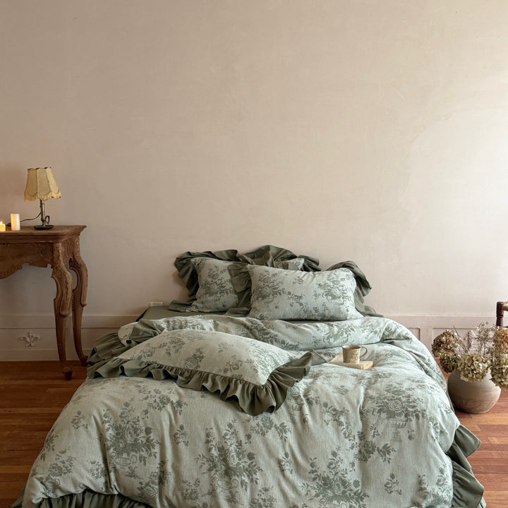 Vintage Floral Jacquard Ruffled Bedding Set with Frilled Edges