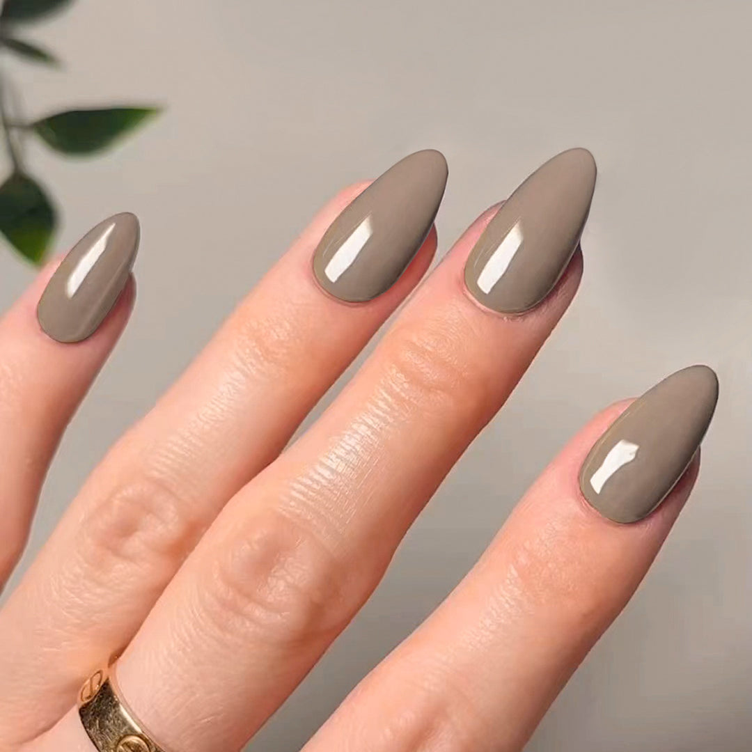 Artistic stiletto nails with elegant high-gloss finish Stornfield