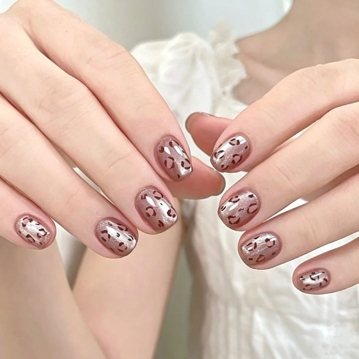 Artistic Press-On Nail Set with Leopard Print Design Stornfield