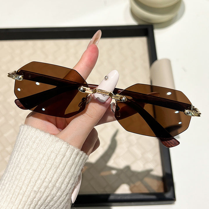 Women's futuristic sunglasses with geometric frame and wood details Stornfield