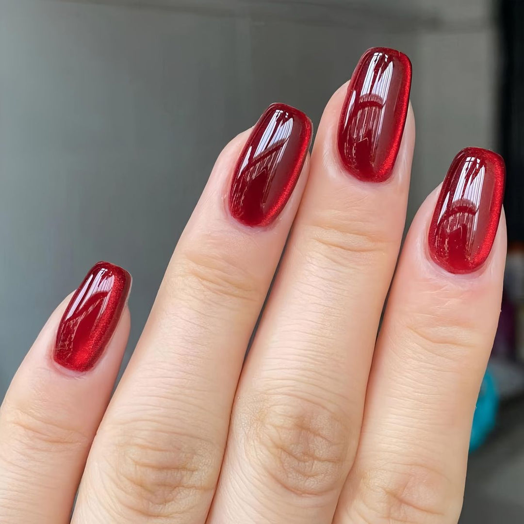 Artificial nails with Noble Shine Stornfield
