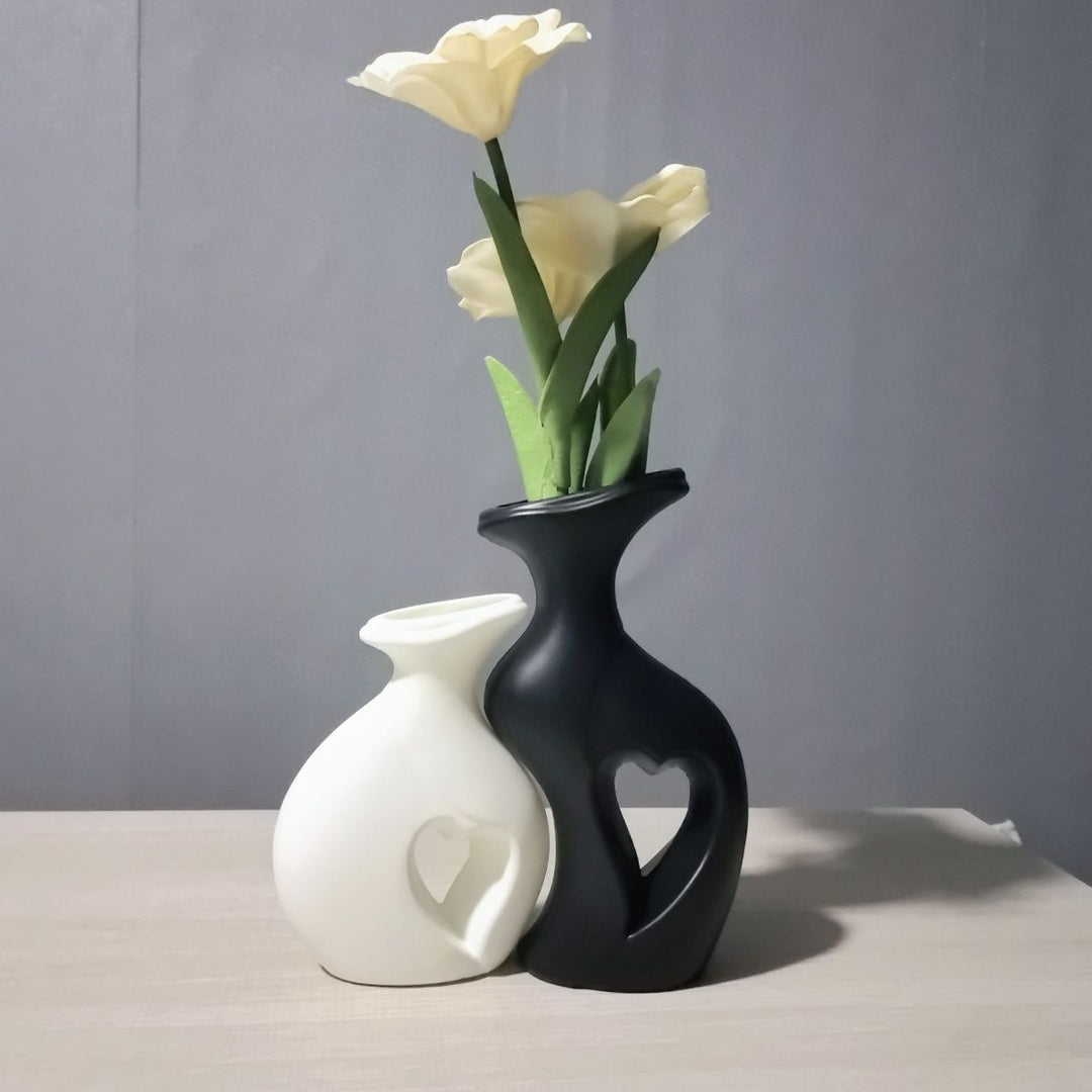 Modern Heart-Shaped Decorative Vase Stornfeild
