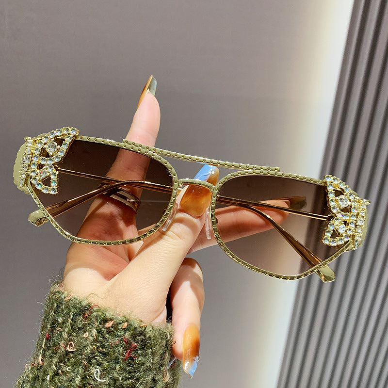 Women's Luxury Sunglasses with Elegant Butterfly Detail Stornfield