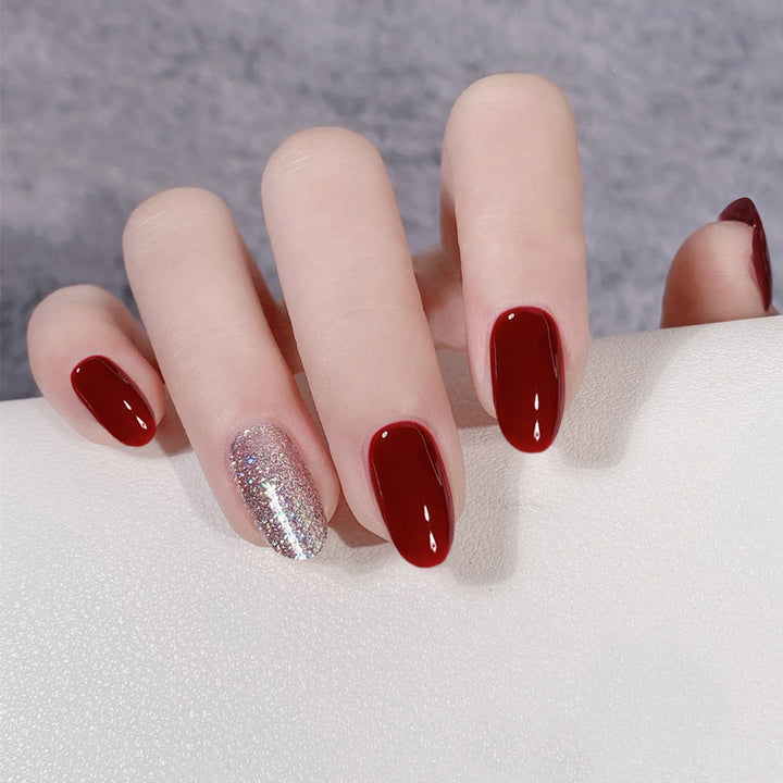 Glamorous Press-On Nail Set with Sparkling Accent Stornfield