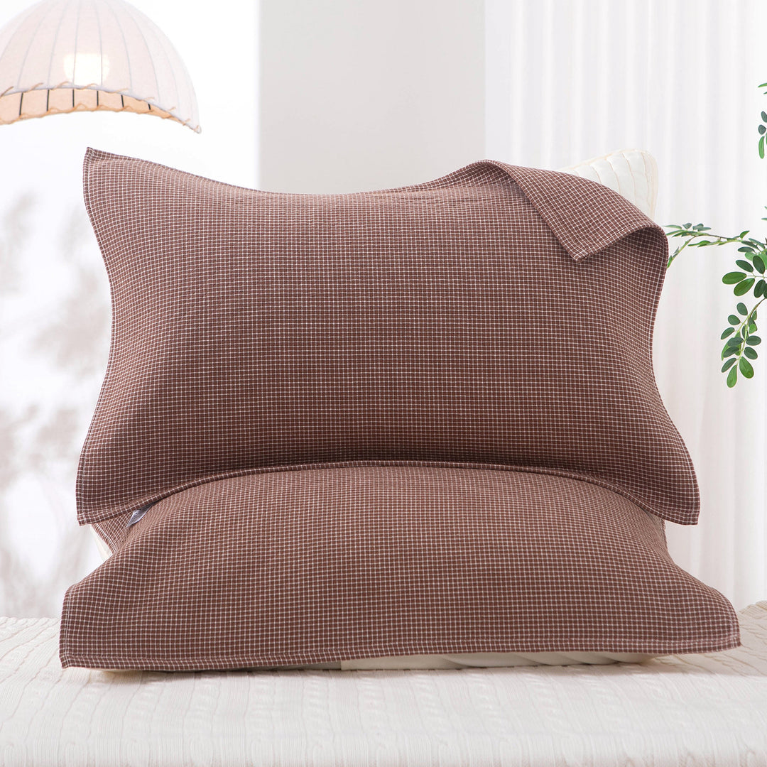 Women's pillowcase with delicate floral motif Stornfield