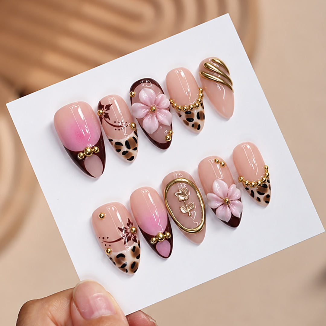 Artificial nail set with luxurious accents Stornfield