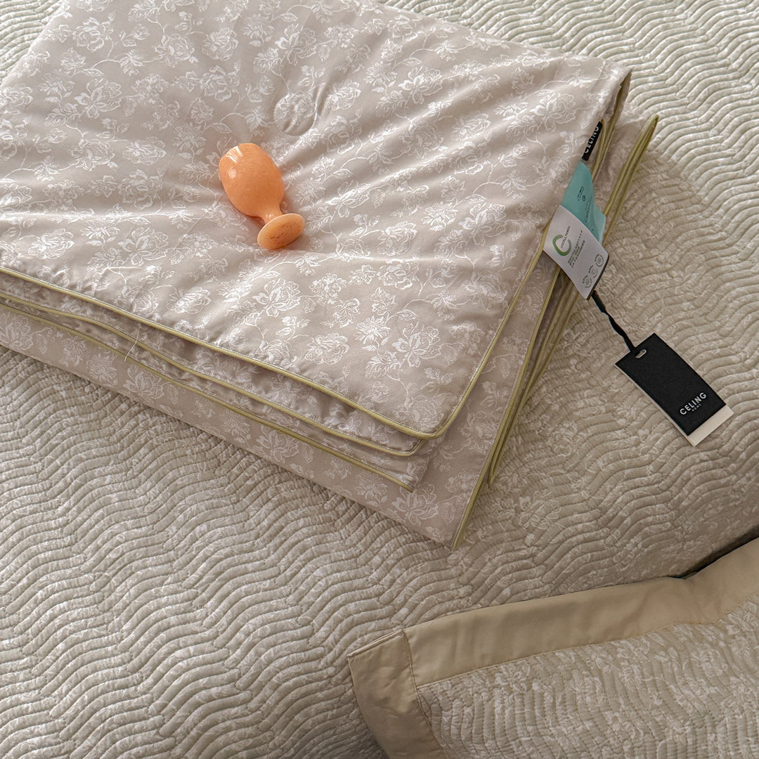 Quilted Cotton Puppy-Print Lightweight Coverlet with Foldable Nap Mat and Matching Pillowcase