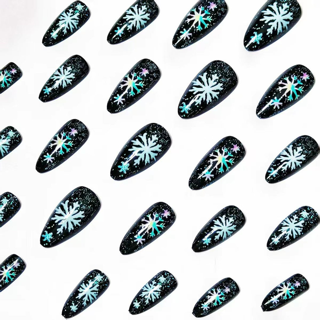 Artificial nails with shimmering snow crystal motif Stornfield