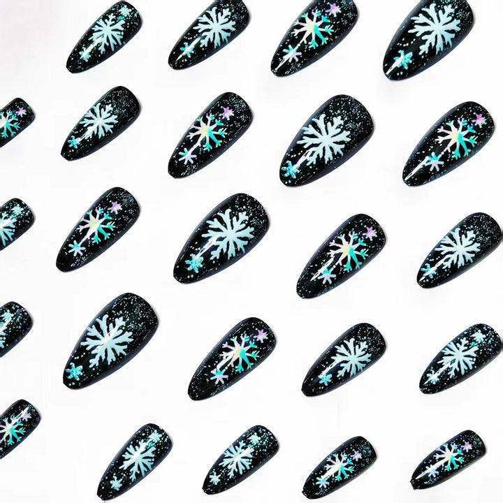 Artificial nails with shimmering snow crystal motif Stornfield