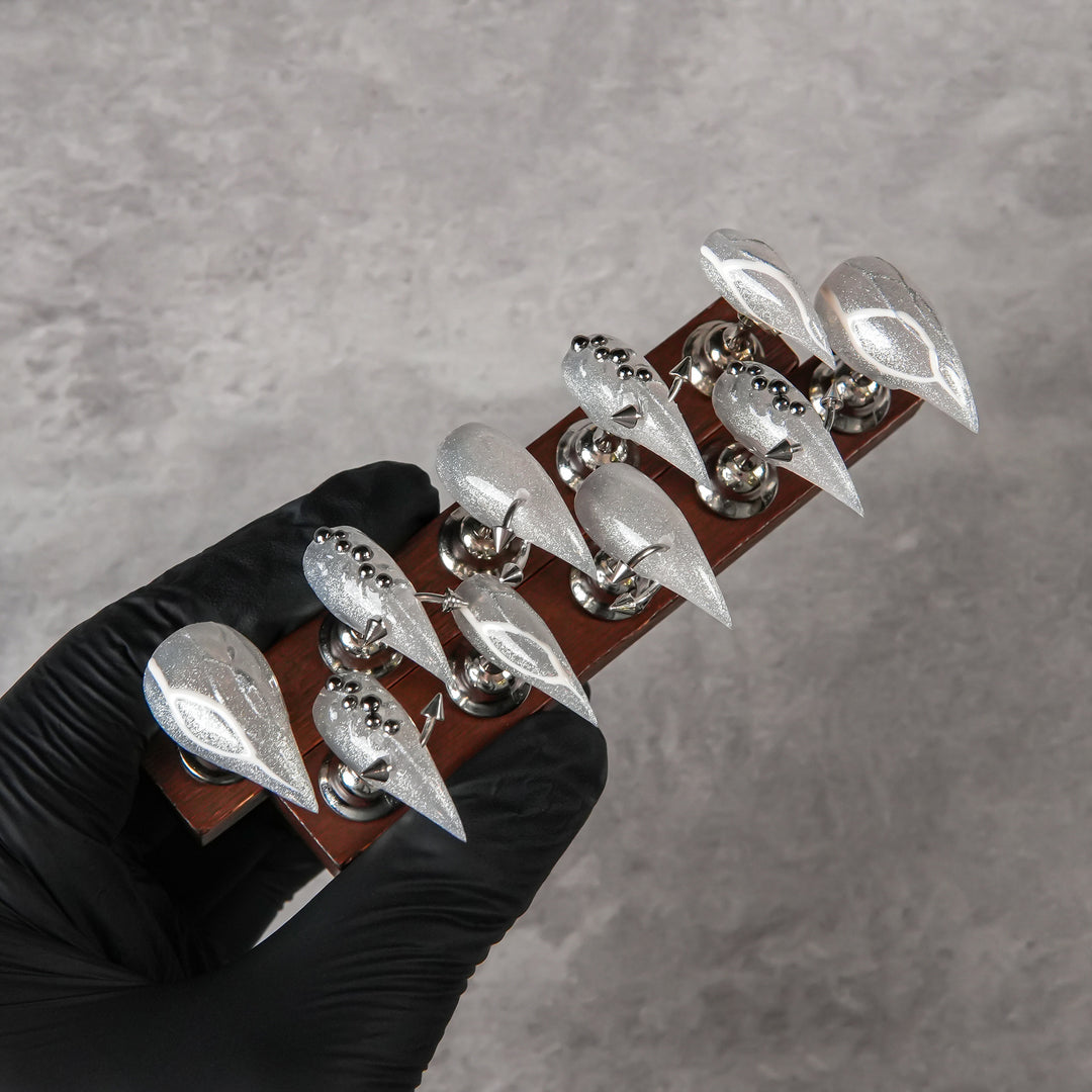 Glamorous Stiletto Nail Art Tips