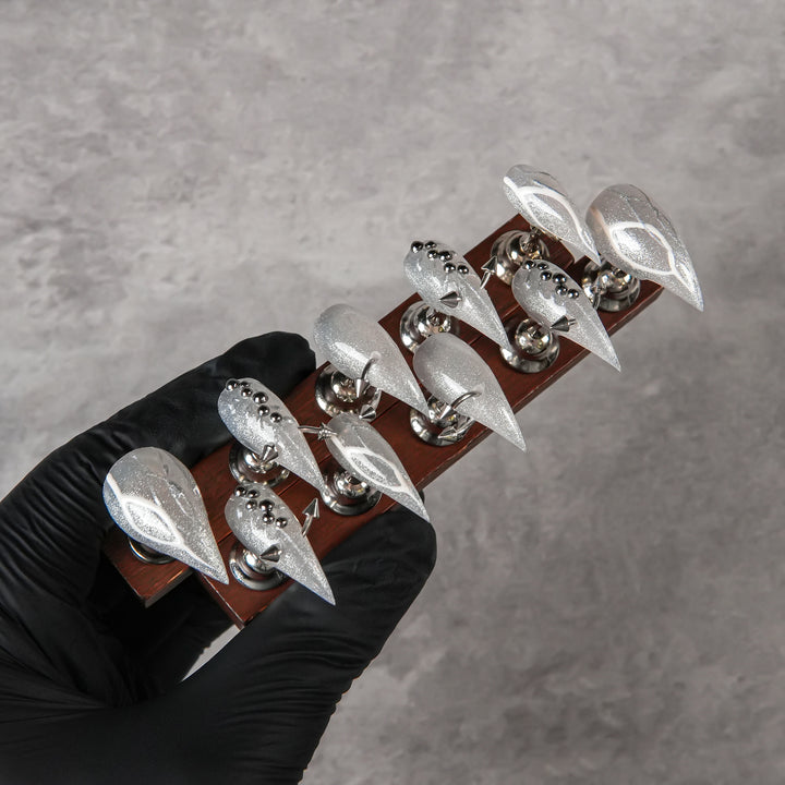 Glamorous Stiletto Nail Art Tips